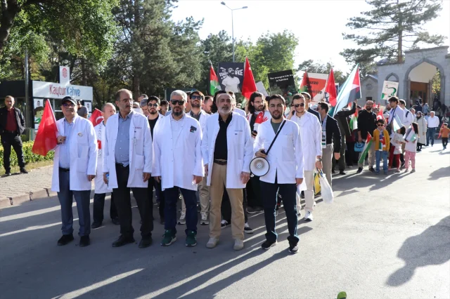 Kayseri'de sağlık çalışanlarından Gazze için güçlü tepki