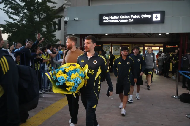 Fenerbahçe'nin Samsun'a Gelişi Büyük Heyecan Yarattı