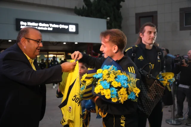 Fenerbahçe'nin Samsun'a Gelişi Büyük Heyecan Yarattı