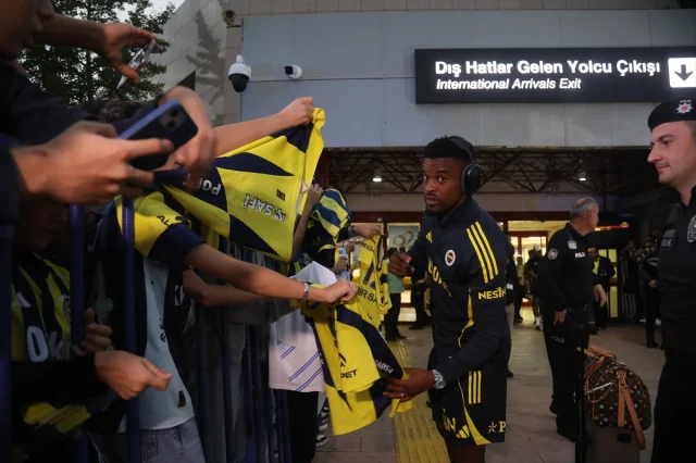 Fenerbahçe'nin Samsun'a Gelişi Büyük Heyecan Yarattı