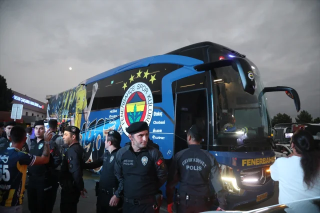 Fenerbahçe'nin Samsun'a Gelişi Büyük Heyecan Yarattı