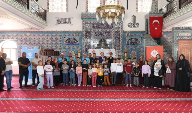 Depremden Etkilenen Ailelere Yardım Eli Uzandı: 100 Aileye Alışveriş Kartı Dağıtıldı