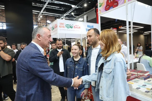 Kocaeli Kitap Fuarı'nda İlk Gün Yoğun İlgi Topladı