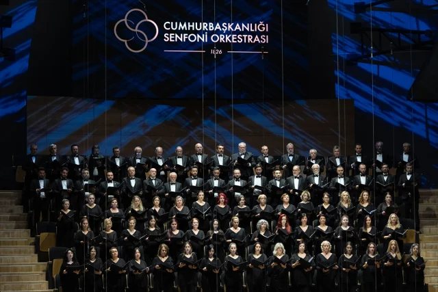 CSO'nun 200. yıl özel konserinde tarih yazıldı