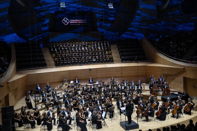 CSO'nun 200. yıl özel konserinde tarih yazıldı