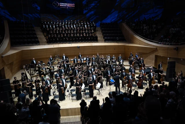 CSO'nun 200. yıl özel konserinde tarih yazıldı