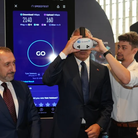 Türk Telekom AKM'de 5G ile Sanal Gerçeklik Deneyimi Sunuyor