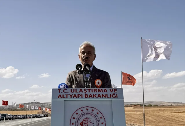 Kırşehir'de Yeni Yollar Açıldı: Ulaşım Ağı Güçleniyor