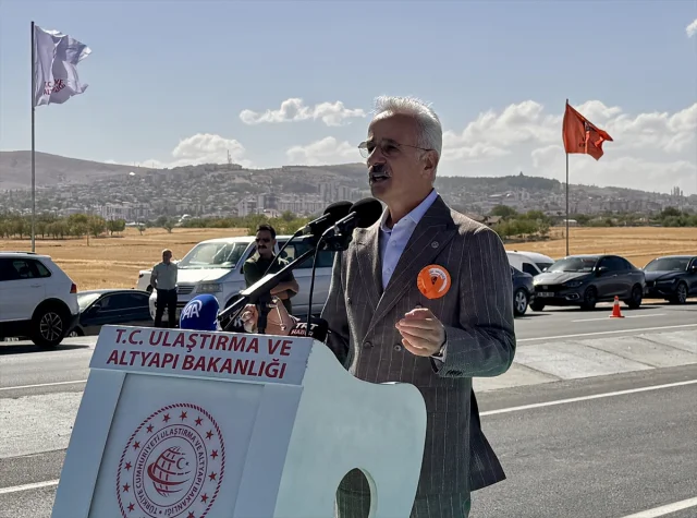 Kırşehir'de Yeni Yollar Açıldı: Ulaşım Ağı Güçleniyor