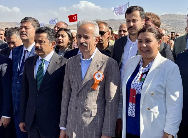 Kırşehir'de Yeni Yollar Açıldı: Ulaşım Ağı Güçleniyor