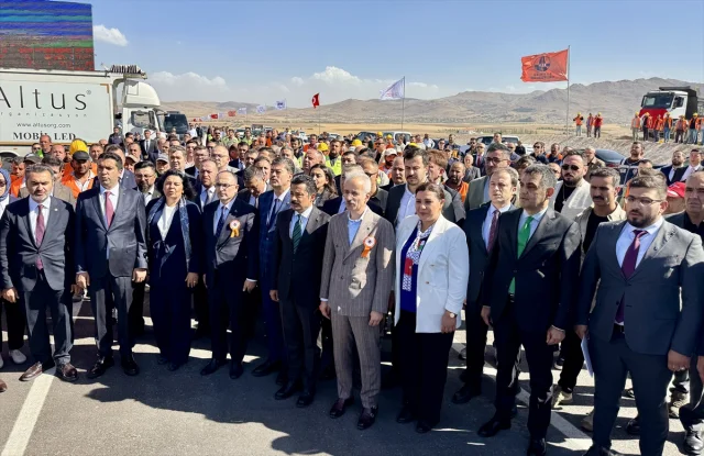Kırşehir'de Yeni Yollar Açıldı: Ulaşım Ağı Güçleniyor