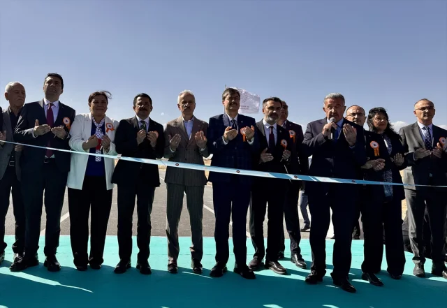 Kırşehir'de Yeni Yollar Açıldı: Ulaşım Ağı Güçleniyor