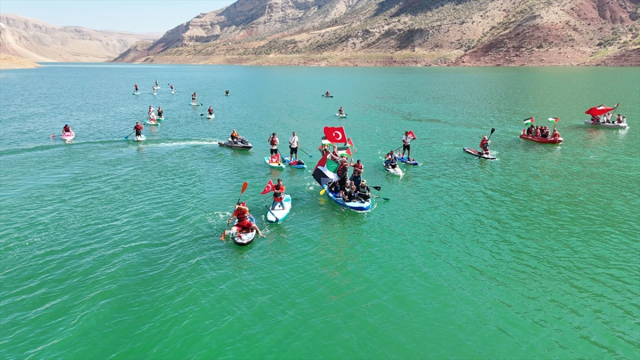 Siirt'te Dalga Dalga Direniş: Küresel Sumud Filosu'na Destek İçin Botan Çayı'ndaydılar