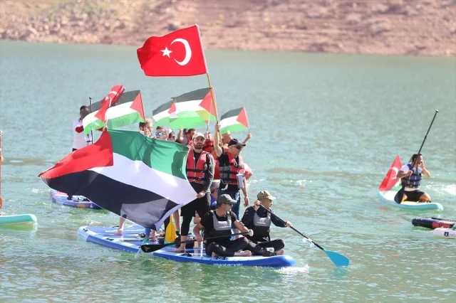 Siirt'te Dalga Dalga Direniş: Küresel Sumud Filosu'na Destek İçin Botan Çayı'ndaydılar