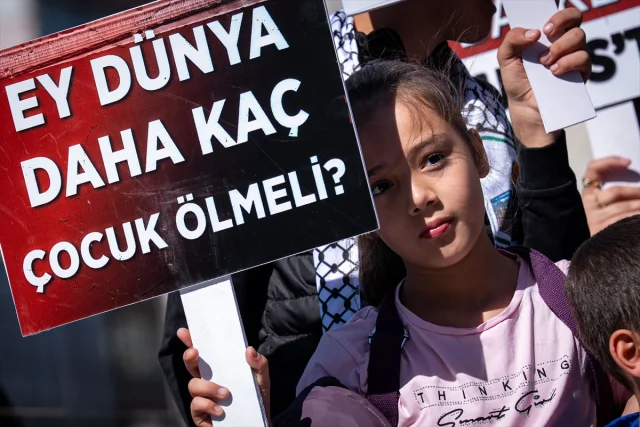 AK Parti Altındağ Gençliği İsrail'in Gazze'deki Eylemlerine Karşı Toplandı