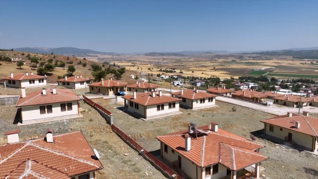 Depremzedeler Yeni Evlerinde: Koyunlu Ailesi Umutlarını Yeniden İnşa Etti