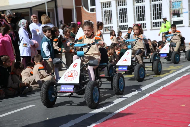 Erzurum'da Trafik Eğitimi Çocuklarla Buluştu