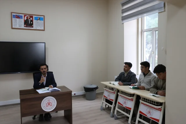 Tarihi Binada Eğitim Gören İmamlar Mezuniyet Heyecanı Yaşıyor