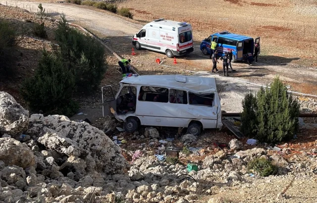 Mersin'de İşçileri Taşıyan Minibüs Kazası Yürekleri Dağladı
