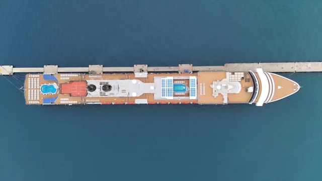 Alanya'da büyük kruvaziyer heyecanı: Oosterdam 1878 turistle geldi