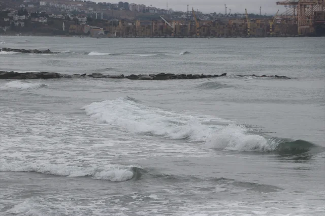 Tekirdağ'da Sert Poyraz Deniz Ulaşımını Vurdu