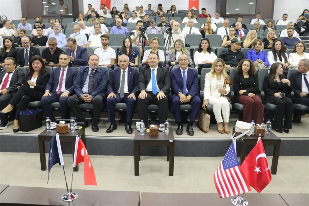 Adana'da Yatırımcılara ABD'nin Fırsatları Anlatıldı