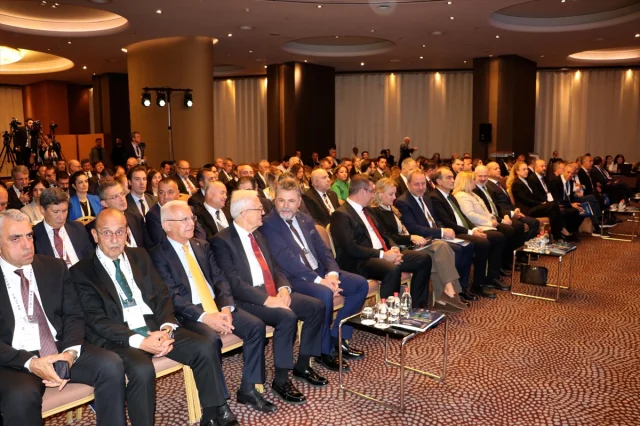 İzmir Savunma ve Havacılık Zirveleri İle Geleceği Şekillendi...