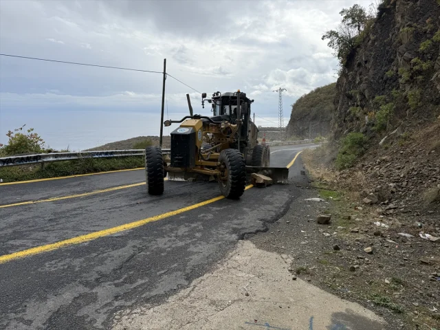 Tekirdağ'da Şiddetli Yağmur Kaya Kütlelerini Hareketlendirdi