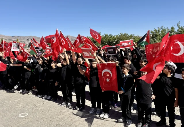 Kırşehir ve Kayseri'de Filistin İçin Öğrenci Etkinlikleri Ba...