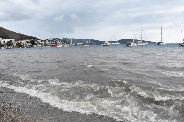 Muğla'da Fırtına ve Sağanak Dehşeti: Hayat Durma Noktasında