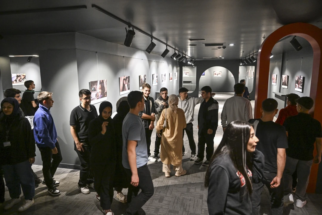 Anadolu Ajansı'nın Tanıklık Yapan Sergisi İstanbul'da Görücüye Çıktı