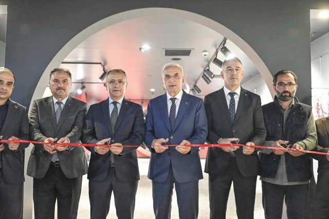 Anadolu Ajansı'nın Tanıklık Yapan Sergisi İstanbul'da Görücüye Çıktı