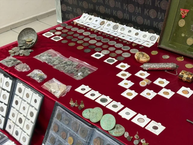 İzmir'de dev tarihi eser operasyonu hem şaşırttı hem de sevindirdi