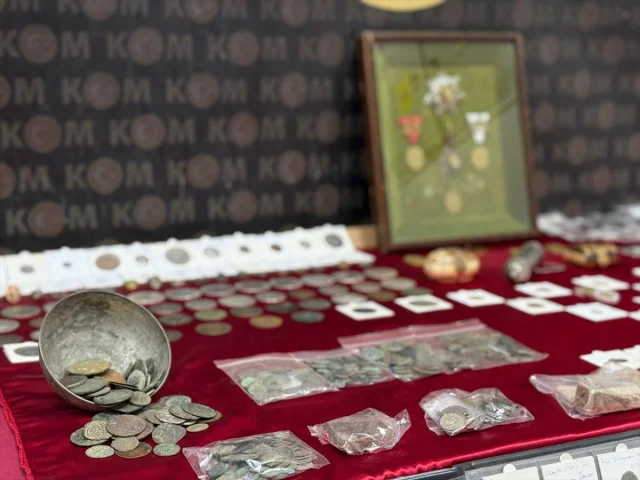 İzmir'de dev tarihi eser operasyonu hem şaşırttı hem de sevindirdi