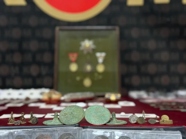 İzmir'de dev tarihi eser operasyonu hem şaşırttı hem de sevindirdi