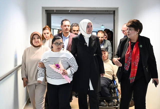 Fatma Betül Sayan Kaya'dan Engelli Bireylerle Unutulmaz Buluşma
