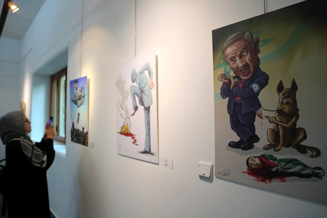 Tahran'da 'Suç Senfonisi' Karikatür Sergisi Açıldı