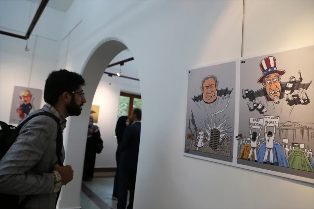 Tahran'da 'Suç Senfonisi' Karikatür Sergisi Açıldı