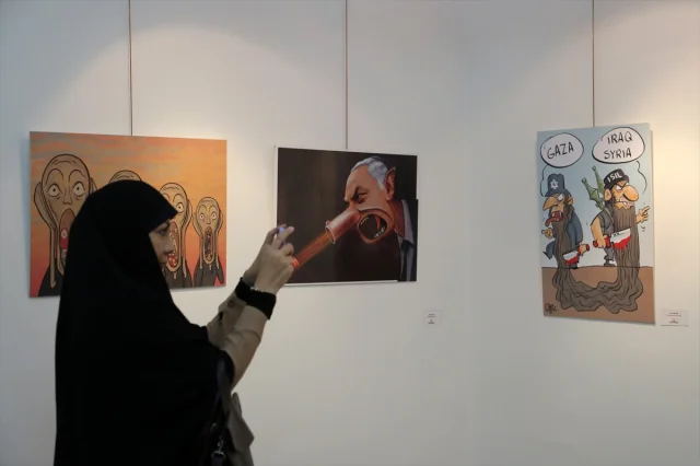 Tahran'da 'Suç Senfonisi' Karikatür Sergisi Açıldı