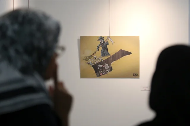 Tahran'da 'Suç Senfonisi' Karikatür Sergisi Açıldı