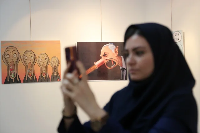 Tahran'da 'Suç Senfonisi' Karikatür Sergisi Açıldı