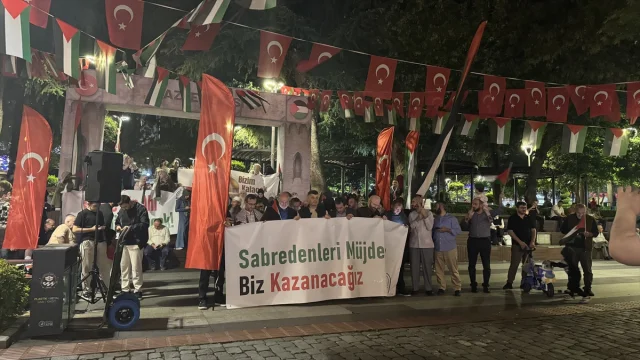 Trabzon'da Gazze'ye Destek Gösterisi Merak Uyandırdı