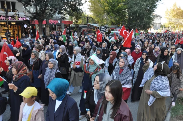 Bursa ve Kütahya'da Sumud Filosu'na Başlatılan Saldırıya Karşı Protesto Yürüyüşleri