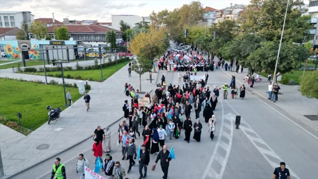 Bursa ve Kütahya'da Sumud Filosu'na Başlatılan Saldırıya Karşı Protesto Yürüyüşleri