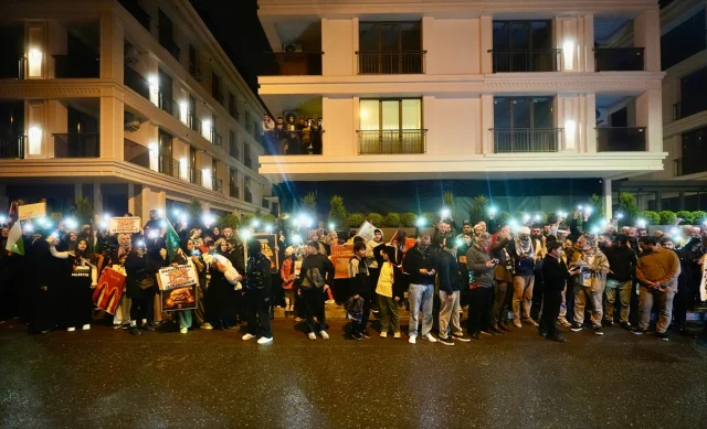 Üsküdar'da McDonald's Açılımına Karşı Tepki: Mahalle Sakinleri Ayakta