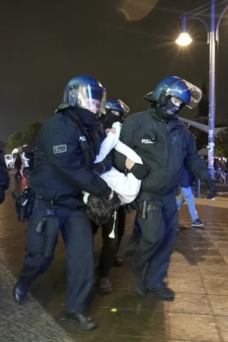 Berlin'de Filistin'e Destek Gösterilerine Polis Sert Müdahale