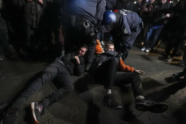 Berlin'de Filistin'e Destek Gösterilerine Polis Sert Müdahale