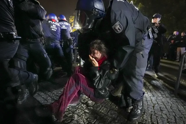 Berlin'de Filistin'e Destek Gösterilerine Polis Sert Müdahale
