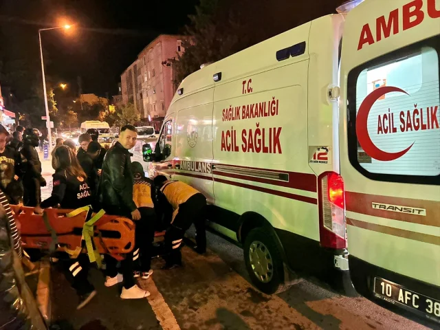 Balıkesir'de Motosikletin Yayaya Çarptığı Korkunç Kaza!