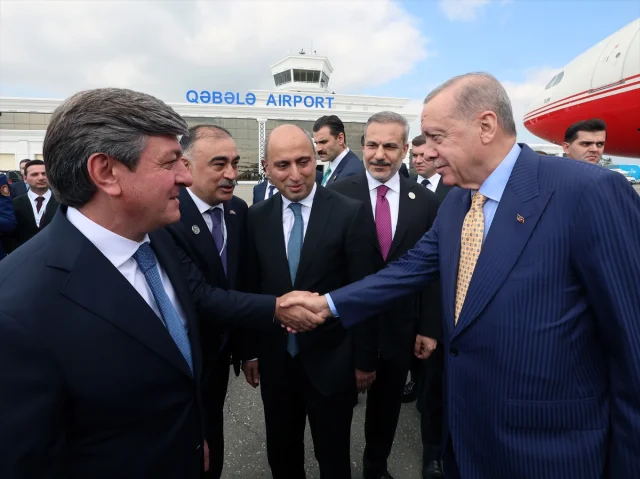 Cumhurbaşkanı Erdoğan Azerbaycan'da Türk Devletleri Zirvesi'...